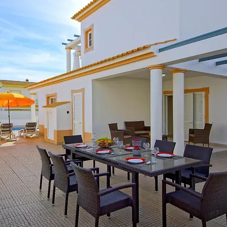 Jomar Villa *